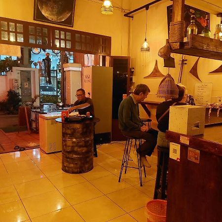 Peri Evi Hostel Phnom Penh Bassac Lane Extérieur photo