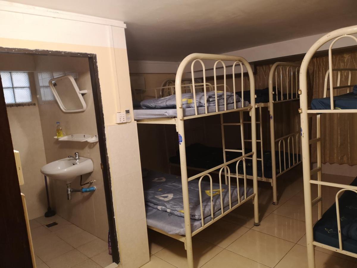 Peri Evi Hostel Phnom Penh Bassac Lane Extérieur photo