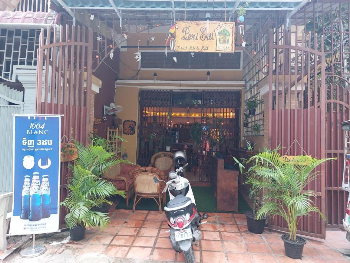 Peri Evi Hostel Phnom Penh Bassac Lane Extérieur photo