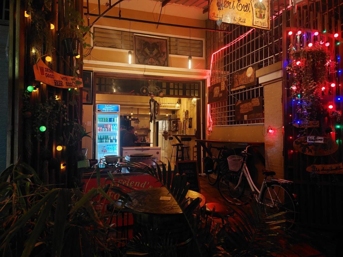 Peri Evi Hostel Phnom Penh Bassac Lane Extérieur photo